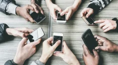 Kegiatan yang Kini Bisa Dikerjakan Lewat Smartphone Multifungsi