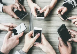 Kegiatan yang Kini Bisa Dikerjakan Lewat Smartphone Multifungsi